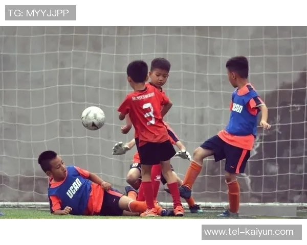 小足球教学计划：培养孩子们的团队精神与运动技能的全面方案