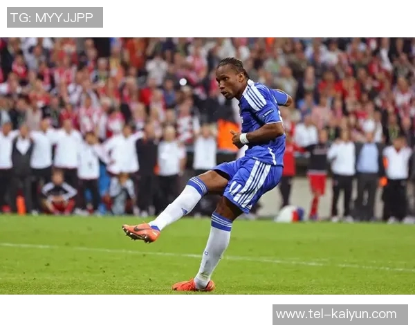 天下足球战神荣耀之路传奇球员的崛起与辉煌成就回顾 天下足球战神荣耀之路传奇球员的崛起与辉煌成就回顾